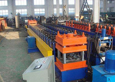China Rolo de aço galvanizado do corrimão da estrada que forma a máquina com operação fácil fornecedor